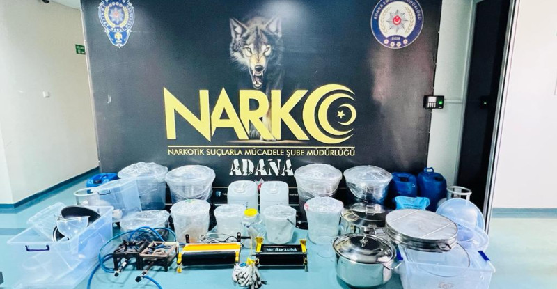 ADANA’DA DEPOYA DÜZENLENEN OPERASYONDA 205 LİTRE SIVI METAMFETAMİN ELE GEÇİRİLDİ