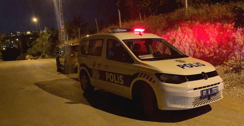 ADANA’DA KAVGA ETTİĞİ KİŞİLERCE DARPEDİLEREK BIÇAKLANAN KİŞİ HASTANEYE KALDIRILDI