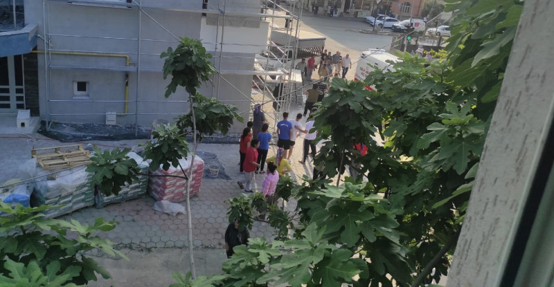 Osmaniye’de binanın dış cephesinde tadilat yaparken 5. Kattan düşen işçi HAYATINI KAYBETTİ