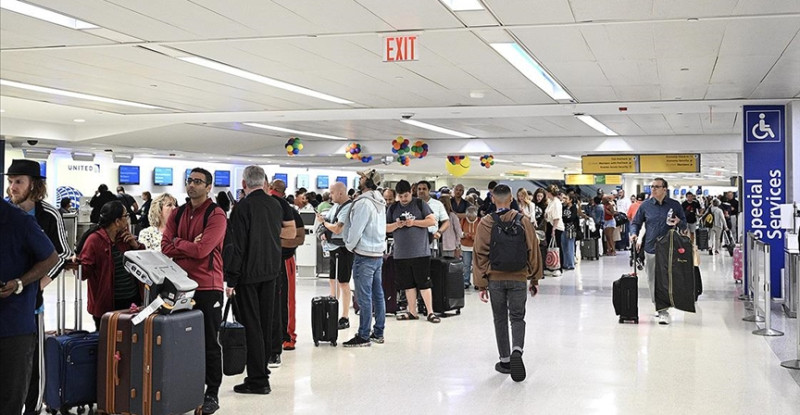 ABD’DE KÖTÜ HAVA KOŞULLARI NEDENİYLE 2 BİNDEN FAZLA UÇUŞ ERTELENDİ VEYA İPTAL EDİLDİ