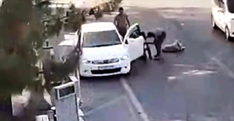 GAZİANTEP’TE NEFES BORUSUNA CİSİM KAÇAN SÜRÜCÜYÜ UYGULAMA NOKTASINDAKİ POLİS KURTARDI