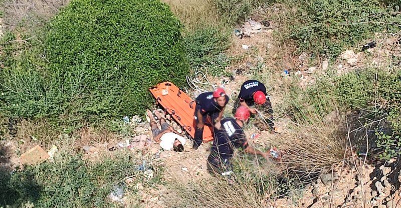 ADANA’DA YAMAÇTAN DÜŞEN BİR KİŞİ YARALANDI