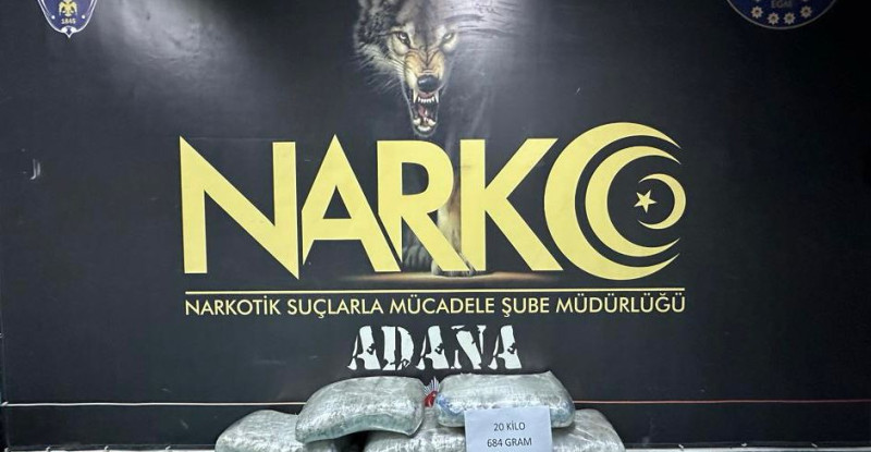 ADANA’DA BİR OTOMOBİLDE VALİZLERİN İÇİNDE 20 KİLO 684 GRAM ESRAR ELE GEÇİRİLDİ