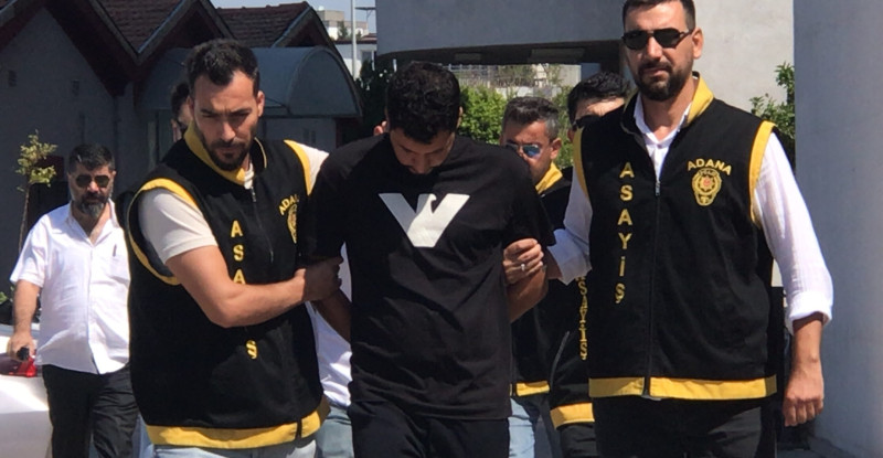 ADANA’DA SUCUZADE MAHALLESİNDE AKRABALAR ARASINDA ÇIKAN KAVGADA 2 KİŞİNİN SİLAHLA ÖLDÜRÜLMESİYLE İLGİLİ 5 ZANLI TUTUKLANDI…