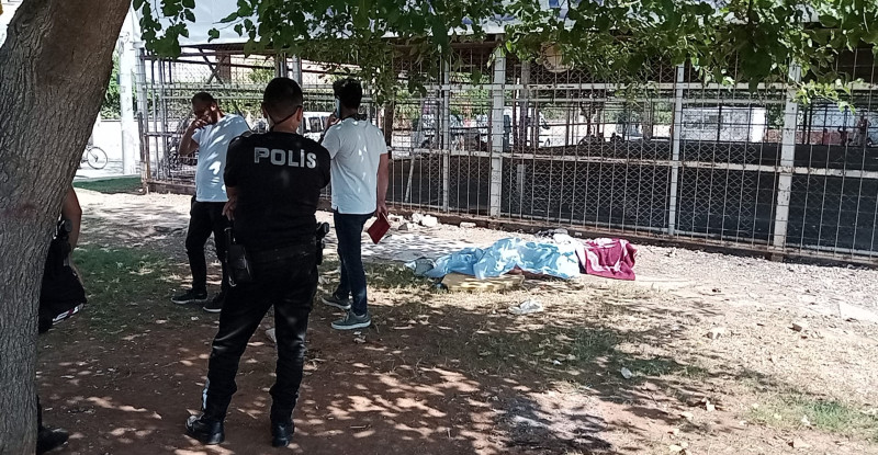 ANTALYA’DA BİR KİŞİ PARKTA ÖLÜ BULUNDU