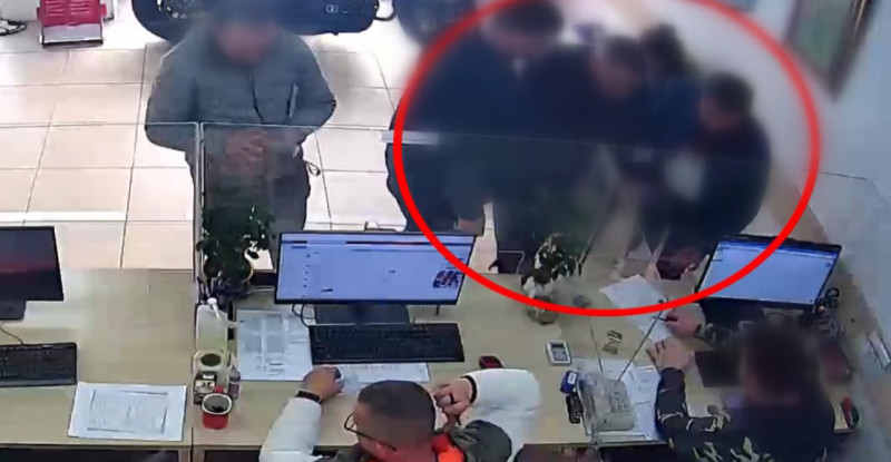 MERSİN’DE, TAŞINMAZLARI BULUNAN YURT DIŞINDAKİ VATANDAŞLARIN YERİNE “DUBLÖR” KULLANARAK DOLANDIRICILIK YAPTIKLARI İDDİA EDİLEN 21 ŞÜPHELİ YAKALANDI