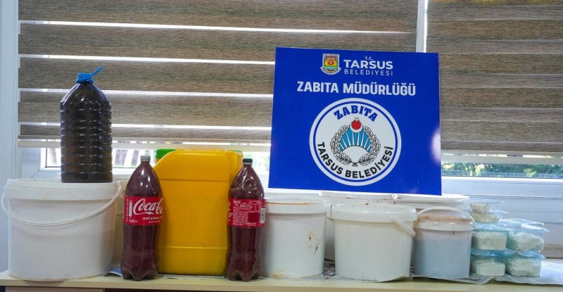 MERSİN’DE MENŞEİ BELLİ OLMAYAN GIDA ÜRÜNLERİNE EL KONULDU