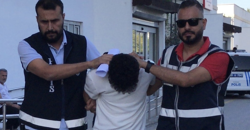 ADANA’DA BİR KİŞİNİN SOKAKTA TABANCAYLA YARALANMASIYLA İLGİLİ GÖZALTINA ALINAN ŞÜPHELİ TUTUKLANDI