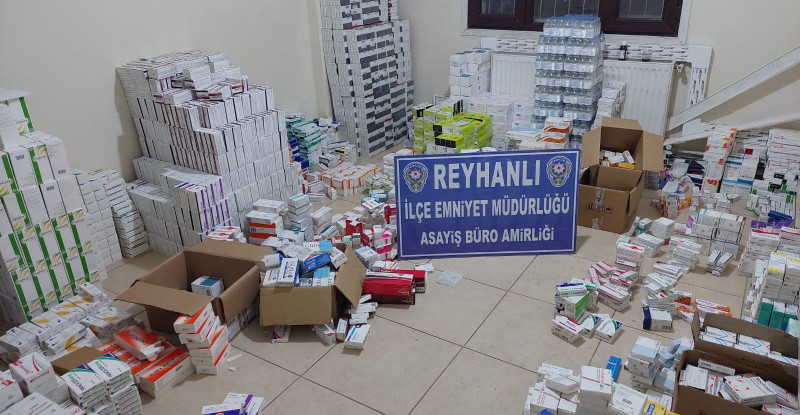 HATAY’DA DEPODA STOKLANAN 10 BİN KUTU İLAÇ ELE GEÇİRİLDİ