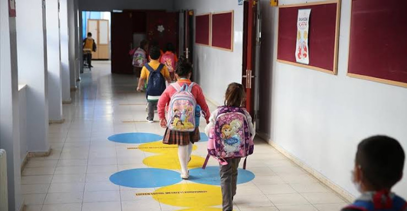 MİLLİ EĞİTİM BAKANLIĞI DUYURDU: SINIF ANNESİ UYGULAMASI YASAKLANDI