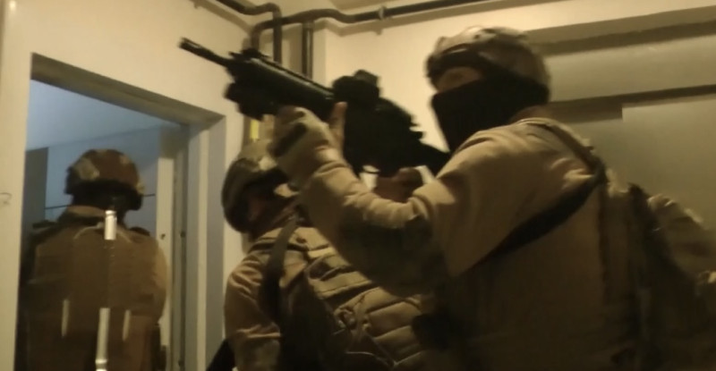 UYUŞTURUCU TİCARETİ SUÇUNDAN ARANAN YABANCI UYRUKLU ŞÜPHELİ MERSİN’DE YAKALANDI