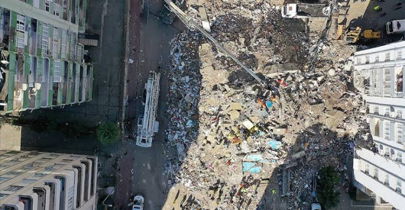 ADANA’DA DEPREMDE YIKILMASI SONUCU 10 KİŞİNİN HAYATINI KAYBETTİĞİ BELÜK APARTMANI’NIN MÜHENDİSİNİN YARGILANMASI DEVAM EDİLDİ…