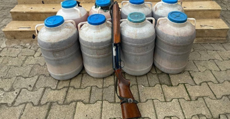 MERSİN’DE 550 LİTRE SAHTE İÇKİ ELE GEÇİRİLDİ