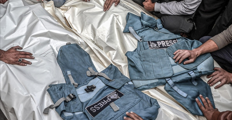 İSRAİL’İN GAZZE’DEKİ SALDIRILARINDA ÖLDÜRÜLEN GAZETECİLERİN SAYISI 100’E ÇIKTI!