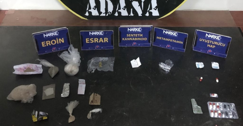 ADANA’DA UYUŞTURUCU OPERASYONUNDA YAKALANAN 3 ŞÜPHELİ TUTUKLANDI