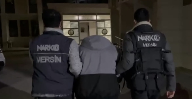 MERSİN’DE OTOBÜS TERMİNALİNE DÜZENLENEN OPERASYONDA, 56 BİN UYUŞTURUCU ETKİLİ HAP ELE GEÇİRİLDİ