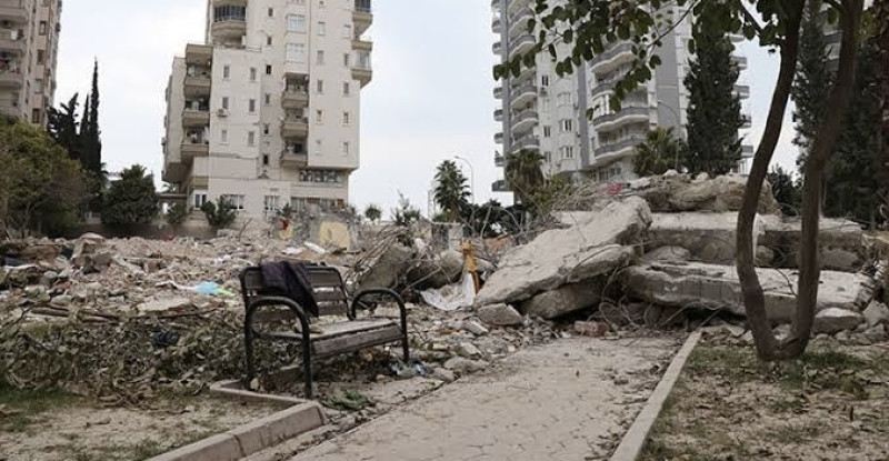 ADANA’DA DEPREMDE 40 KİŞİNİN ÖLDÜĞÜ SAMİ BEY APARTMANI’NIN 2 MÜTEAHHİDİ YARGILANIYOR