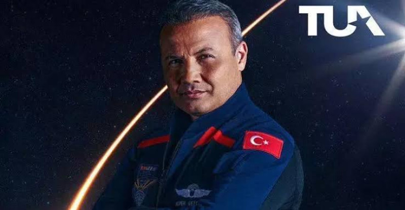 UZAY YOLCULUĞU BAŞLAYAN ALPER GEZERAVCI, İLK TÜRK ASTRONOT ÜNVANINI ALDI