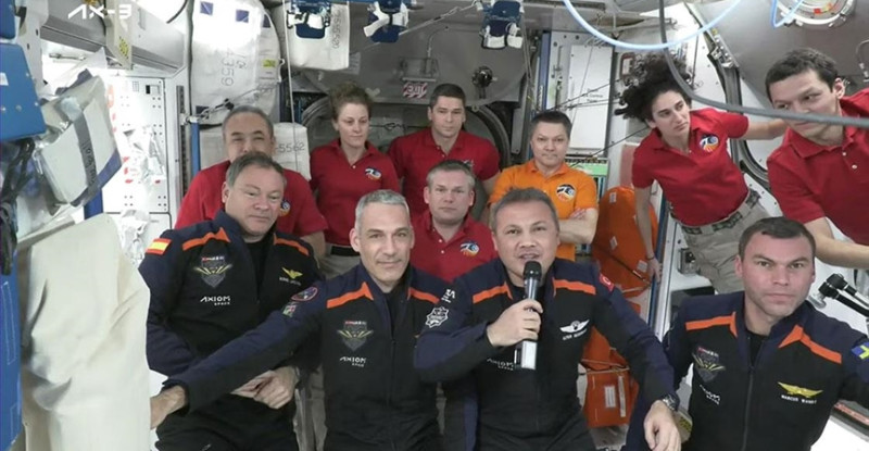 GEZERAVCI: TARİHİMİZDE BİR İLKE ADIM ATMANIN MUTLULUĞUNU YAŞIYORUZ