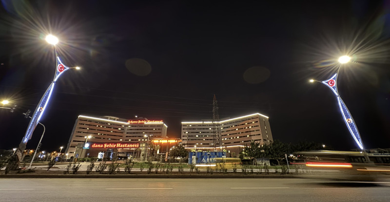 ADANA’DA ŞÜPHELİ OTOMOBİLİ KOVALARKEN KAZA YAPAN 2 YUNUS POLİSİ YARALANDI