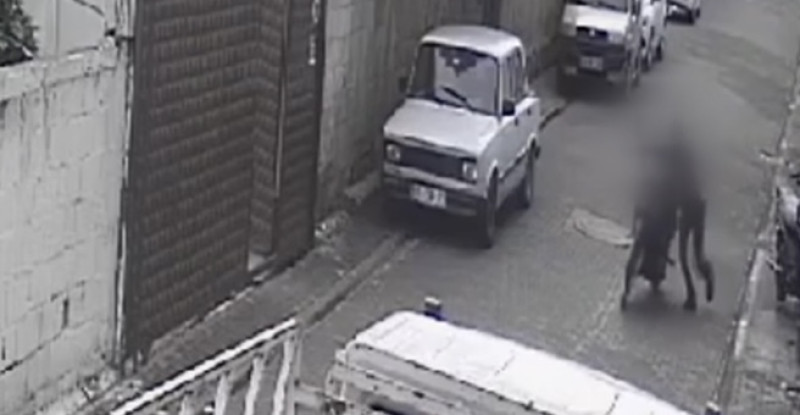 ADANA’DA GÜVENLİK KAMERASINDAN TESPİT EDİLEN YABANCI UYRUKLU HIRSIZ EVİNDE YAKALANDI