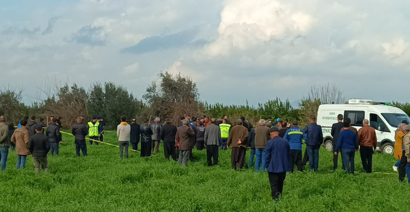 ADANA’DA BİR MUHTAR TARLASINDA SİLAHLA VURULMUŞ HALDE ÖLÜ BULUNDU!