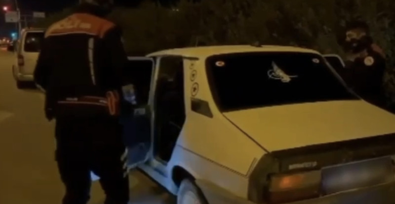 OSMANİYE’DE BİR OTOMOBİLDE ROMA VE BİZANS DÖNEMLERİNE AİT OLDUĞU DEĞERLENDİRİLEN 100 OBJE ELE GEÇİRİLDİ