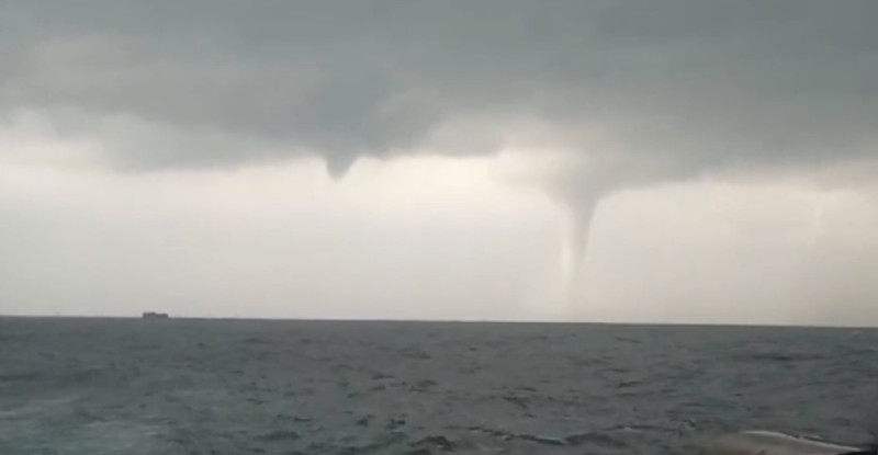 MERSİN’İN SİLİFKE İLÇESİNDE DENİZDE HORTUMU OLUŞTU