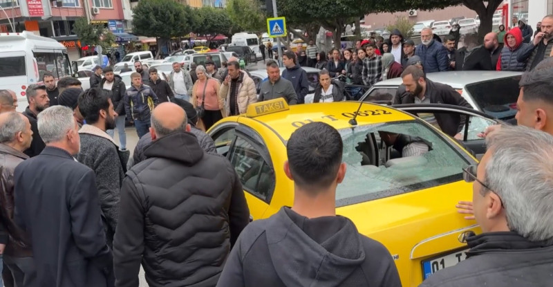 ADANA’DA BİR KİŞİ TAKSİDE UĞRADIĞI SİLAHLI SALDIRI SONUCU AĞIR YARALANDI