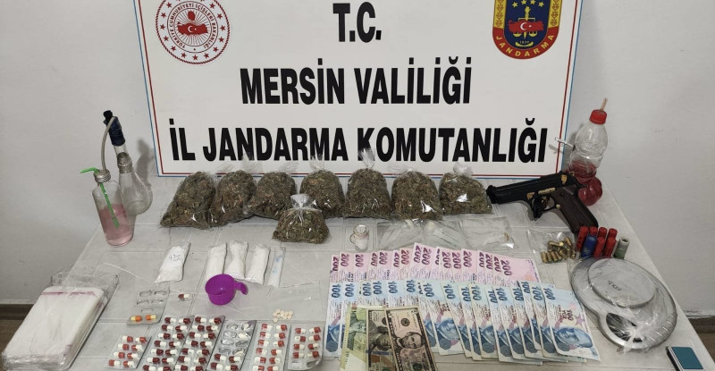 MERSİN’DE UYUŞTURUCU OPERASYONUNDA 8 ŞÜPHELİ YAKALANDI