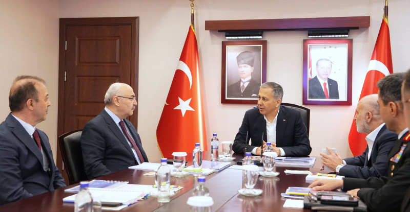 BAKAN YERLİKAYA, ADANA’DA YAKLAŞIK 10 AYDA 19 BİN 746 ŞÜPHELİNİN YAKALANDIĞINI BİLDİRDİ