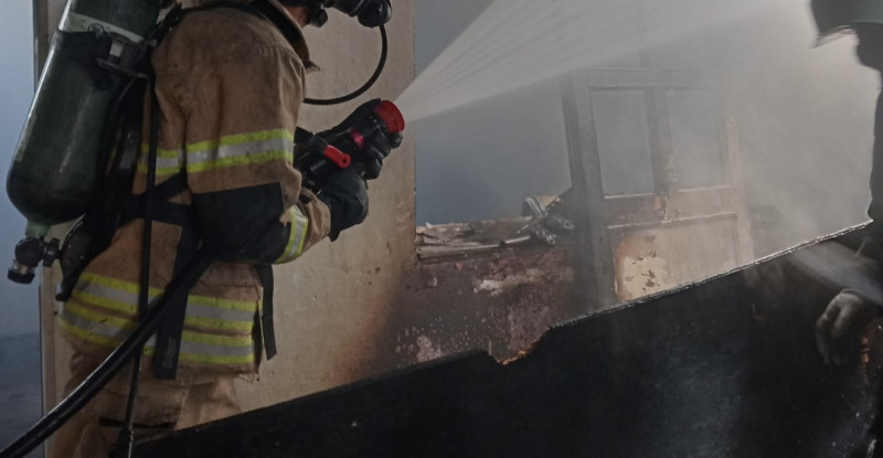 ADANA’DA BİR EVDE ÇIKAN YANGIN SONUCU EVDE HASAR OLUŞTU