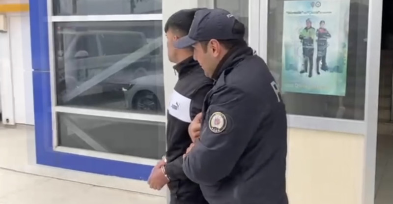 ADANA’DA 7 SUÇTAN  21 YIL 8 AY KESİNLEŞMİŞ HAPİS CEZASI BULUNAN KİŞİ YAKALANDI