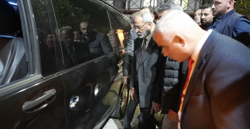 MEMLEKET PARTİSİ TARSUS BELEDİYE BAŞKAN ADAYI MEHMET OZAN BOZDOĞAN’IN ARACINA SİLAHLI SALDIRI