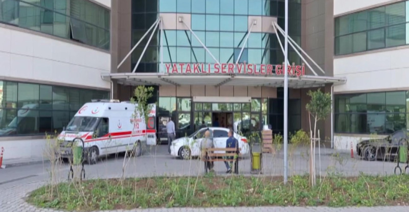 MERSİN’DE HASTANEDE TEDAVİ GÖREN ANNESİNİ BIÇAKLAYIP SİLAHLA VURARAK ÖLDÜRDÜ…