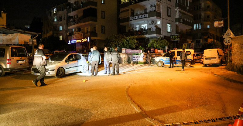 ADANA’DA SİLAHLI SALDIRIYA UĞRAYAN KADIN YARALANDI