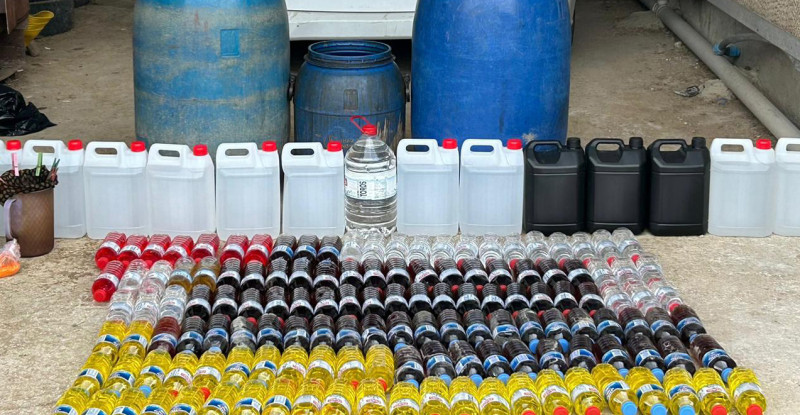 ADANA’DA 200 LİTRE SAHTE İÇKİ VE ÜRETİMİNDE KULLANILAN MALZEMELER ELE GEÇİRİLDİ