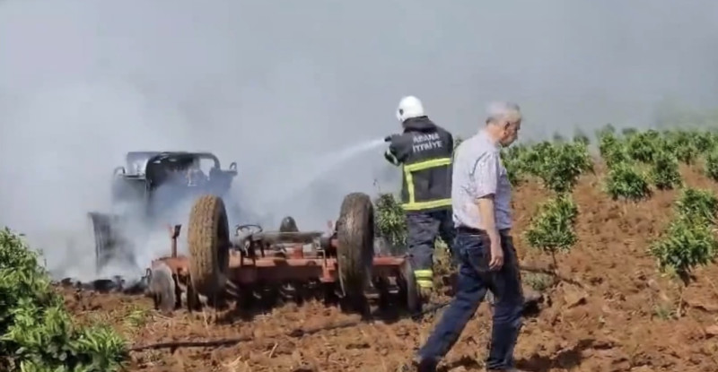ADANA’NIN KOZAN İLÇESİNDE YANGIN ÇIKAN TRAKTÖRDE HASAR OLUŞTU
