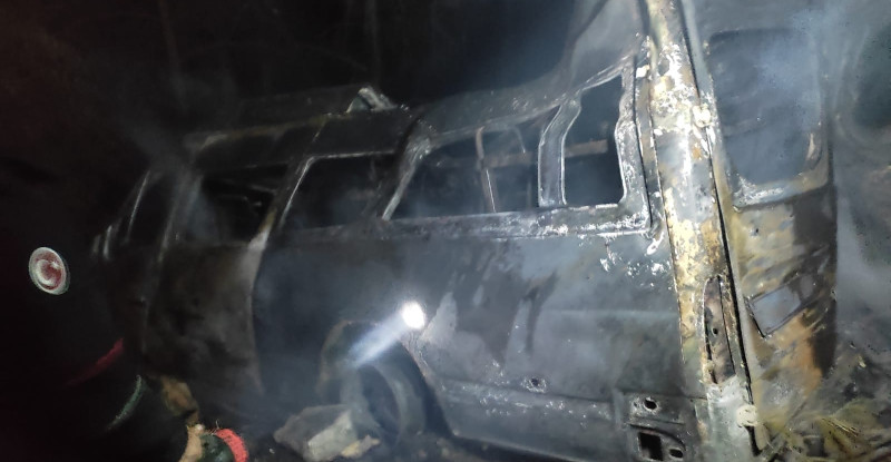 Adana’da uçuruma devrilip yanan minibüsteki 3 kişi hayatını kaybetti, 18 kişi yaralandı