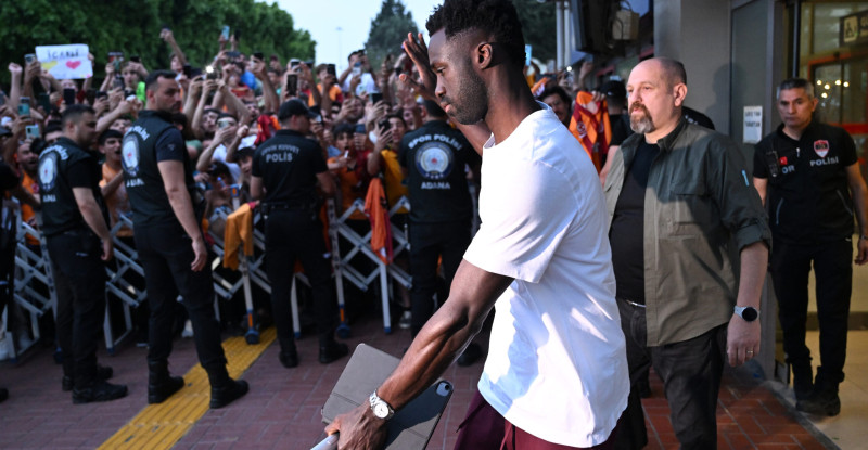 Galatasaray kafilesi Adana Demirspor ile yapacağı karşılaşma için Adana’ya geldi