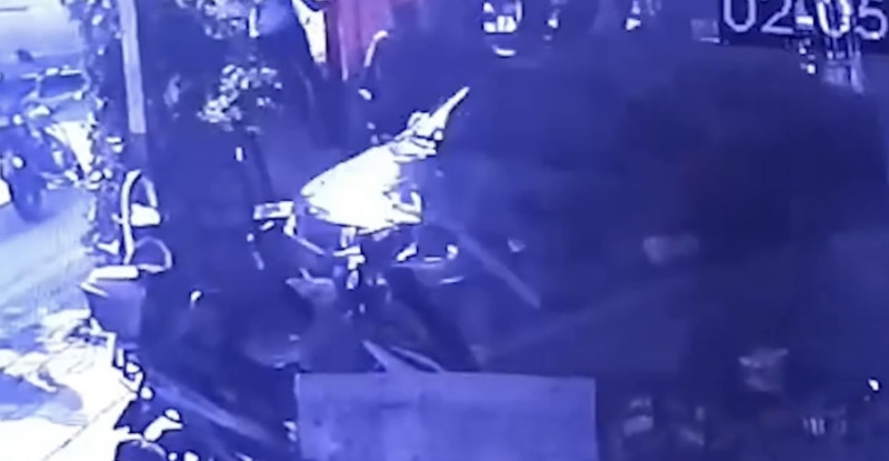 Adana’da otomobilin kahvehaneye girmesi sonucu 5 kişi yaralandı