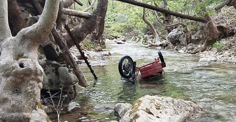 Adana’da dereye yuvarlanan motosikletin sürücüsü hayatını kaybetti, kızı yaralandı