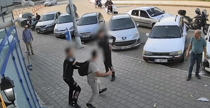 Adana’da polise saldırması güvenlik kamerasınca kaydedilen zanlı adli kontrol şartıyla serbest bırakıldı