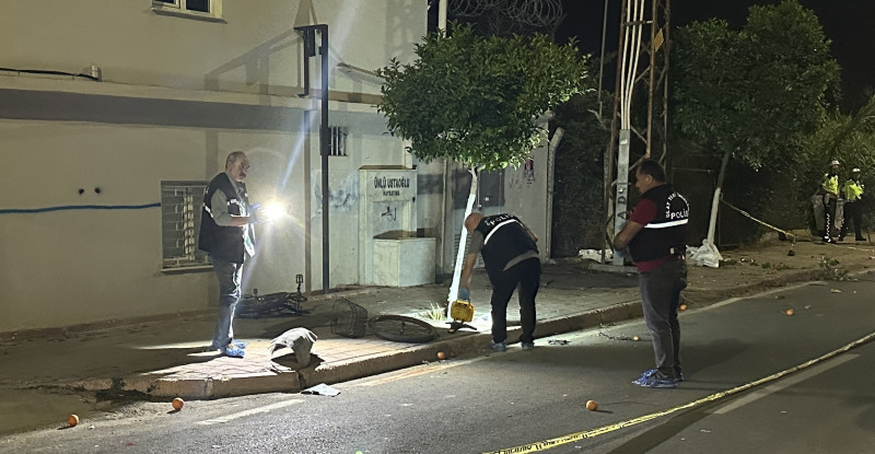 Adana’da otomobilin çarptığı bisikletli hayatını kaybetti