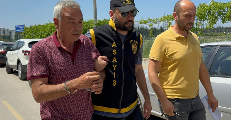 Adana’da kızını rahatsız ettiği iddiasıyla bir genci öldüren baba tutuklandı