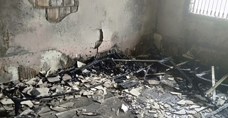 Adana’da yangın çıkan evdeki 3 kişi dumandan etkilendi