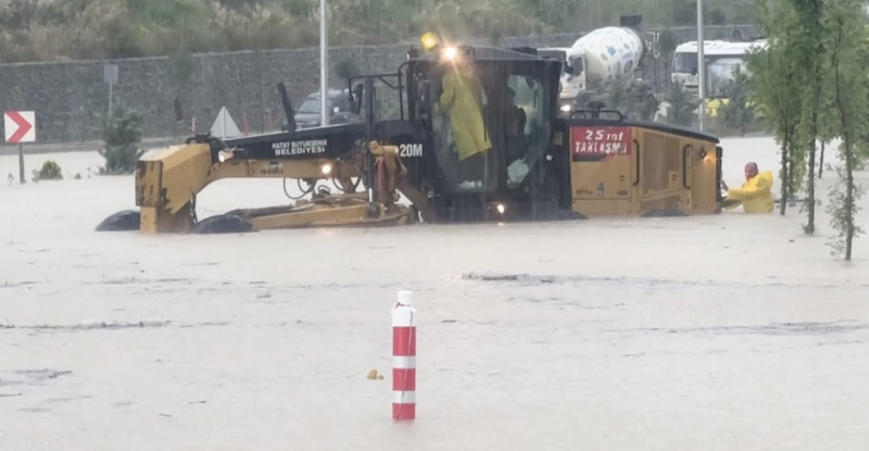 Hatay’da sağanak hayatı olumsuz etkiledi