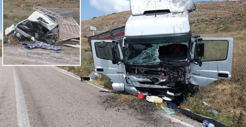 ADANA’DA TIRLA KAMYONETİN ÇARPIŞMASI SONUCU 3 KİŞİ ÖLDÜ, 2 KİŞİ YARALANDI