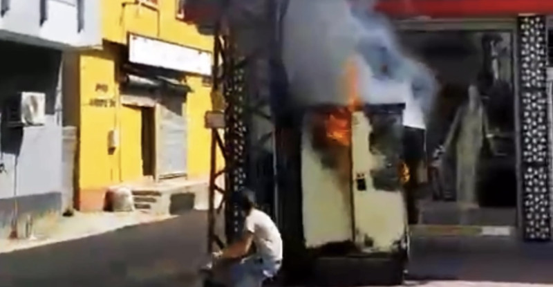 ADANA’DA SICAKTAN TRAFO BOMBA GİBİ PATLADI…!