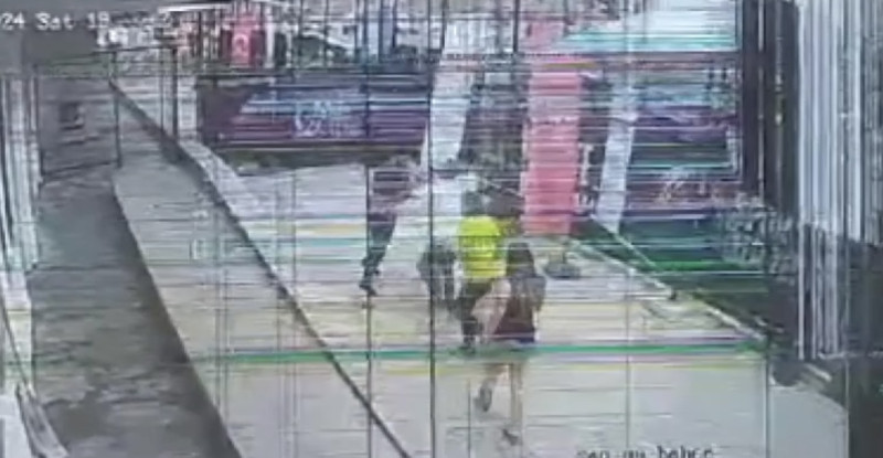 Adana’da amatör ligde, maç esnasında stada girmek isteyen ve kendilerini engelleyen görevliyi darbeden 3 kişi gözaltına alındı.